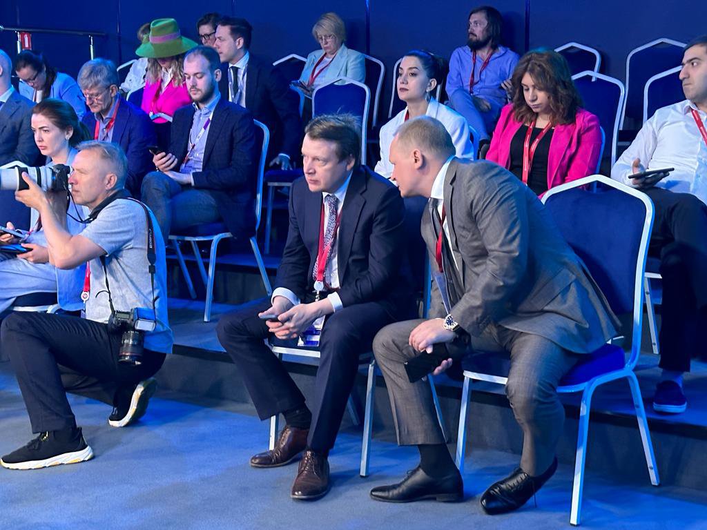 Пмэф 2023 подписание соглашения ооо инова с московской областью. Дискуссия дебаты. Молодые люди. Управление дорожного строительства ульяновска. Обсудить 16.